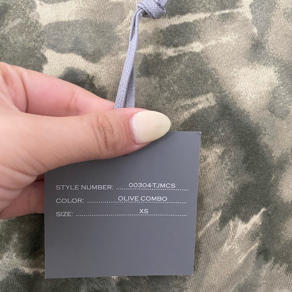 Marled Green Tie Dye Green Crew Neck Sweater - Picture 2 of 3